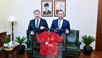 Eskişehirspor Yönetiminden Vali Yılmaz’a Hayırlı Olsun Ziyareti