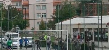 Futbol oyuncusunun bıçakla taraftarın üzerine yürüdüğü iddiası