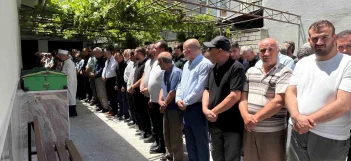 Kelebek Hastalığı ve Kanserle Savaşan Elif Hayata Veda Etti