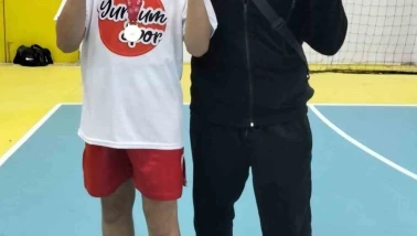 29 Ekim Kick Boks Cumhuriyet Kupası'nda şampiyon Efe Carl Demirli oldu