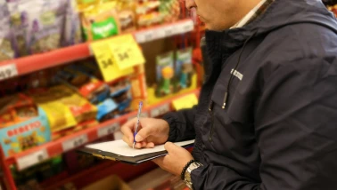 Büyükşehir zabıtasından gıda denetimi: Tarihi geçmiş ürünlere el konuldu