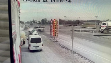 Eskişehir’de Otomobile Arazi Aracı Çarptı: Kaza Kamerada