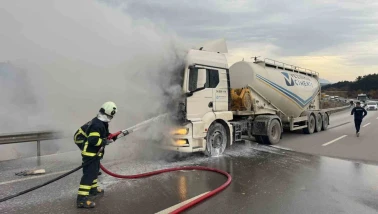 Bilecik’te Beton Mikseri Seyir Halindeyken Alev Aldı