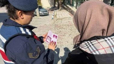 İhsaniye’de jandarma ekiplerinden kadına şiddetle mücadele bilgilendirmesi