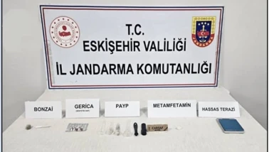 Jandarma Eskişehir Kent Ormanı’nda Uyuşturucu Satan Şahsı Yakaladı