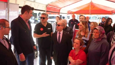 Afyonkarahisar'da Kent Meydanında Deprem Tatbikatı Yapıldı