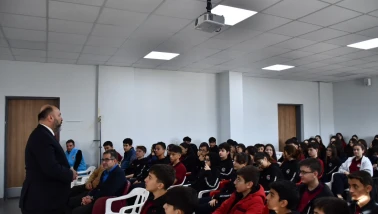 Kütahya’da Öğrencilere “Hz. Peygamber ve Şahsiyet İnşası” Konferans Düzenlendi