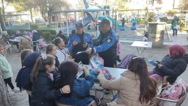Kütahya’da Polis Ekiplerinden Velilere “Güvenli Eğitim” Bilgilendirmesi