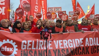 DİSK’in İstanbul-Ankara Yürüyüşü Eskişehir’de “İnsanca Yaşam İçin Yürüyoruz”