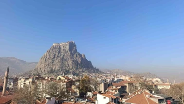 Afyonkarahisar’da Hafta Sonu Yağış Bekleniyor, Soğuk Etkisini Azaltıyor