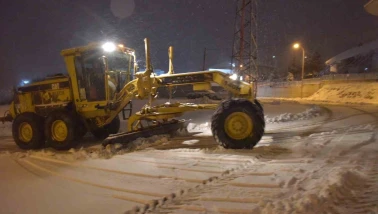 Bilecik’te Kar Yağışı Etkili Oldu: Belediye Ekipleri Gece Boyunca Çalıştı