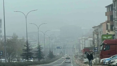 Bilecik’te Sis Görüş Mesafesini Düşürdü