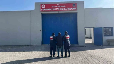 Afyonkarahisar’da Jandarmadan Aranan Şahıslara Operasyon: 12 Tutuklama