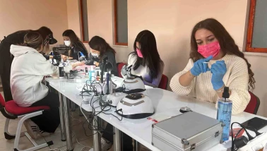 Türkiye’de Bir İlk: Kamuya Ait Protez Tırnak Atölyesi Eskişehir’de Açıldı