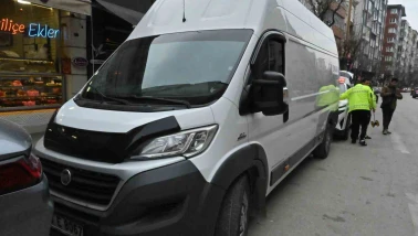 Eskişehir’de Sol Şeritte Taksiden İnen Kadının Ayağı Ezildi