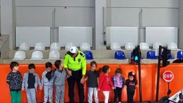 Kütahya Emniyeti’nden Simav’da Trafik Bilgilendirmesi Eğitimi Gerçekleştirildi