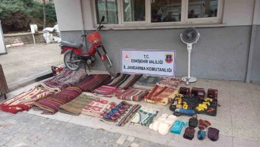 Mezarcı kılığındaki hırsızlar 20 evden hırsızlık yaptı