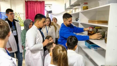 BŞEÜ’de Özel Öğrenciler Laboratuvar Ortamını Tanıdı