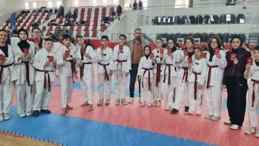 Siyah Kuşak Sınavında Afyonkarahisarlı Tekvandoculardan Büyük Başarı