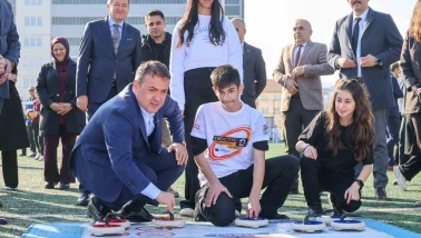 Bilecik’te özel çocuklar sahada buluştu: Vali Faik Oktay Sözer mutluluğa ortak oldu