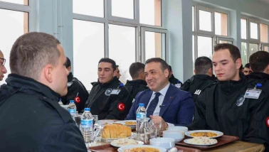Bilecik Valisi Sözer, Polis Adaylarıyla Bir Araya Geldi