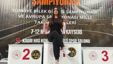 Zeynep Yiğit, Türkiye Şampiyonasında Çifte Zafer Kazandı!