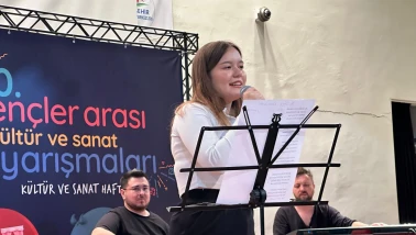 Eskişehir’de Gençler Şiir Okuma ve Bilgi Yarışmalarında Yarıştı