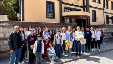 Öğrenciler Eskişehir gezilerinde hem öğreniyor hem eğleniyor