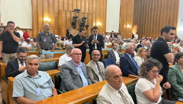 Kazım Kurt, TBMM Grup Toplantısında: “Demokratik Türkiye İçin Buradayız”