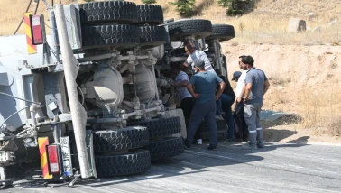 Eskişehir’de Beton Mikseri Devrildi: 1 Yaralı