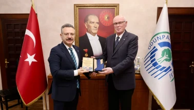 Vali Hüseyin Aksoy’dan Odunpazarı Belediye Başkanı Kurt’a Veda Ziyareti