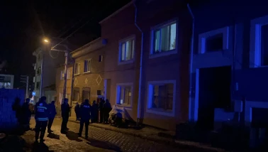 Eskişehir'de 3 Kattan Düşen Eneggeli bir Kadın Ağır Yaralandı.