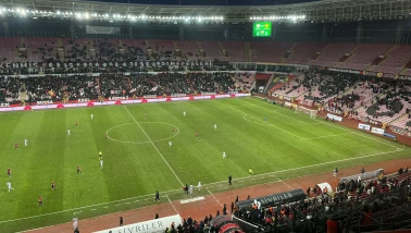 Eskişehirspor İkinci Yarıya Hızlı Başladı: 51’de Gelen Gol Tribünleri Coşturdu