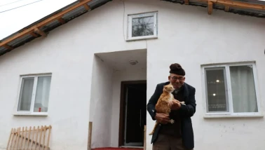 Kedisine Sarıldığı Kareyle Tanınmıştı: Ali Meşe 93 Yaşında Vefat Etti