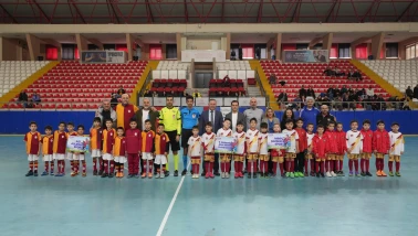 Minik Sporcular Futsal Şenliğinde Buluştu