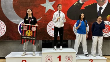 Eskişehirli Karateciler Sakarya’dan Madalyayla Döndü