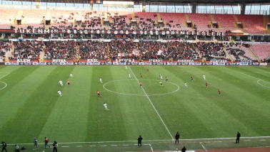 Eskişehirspor–İzmir Çoruhlu FK Maçı Başladı: İşte İlk 11’ler