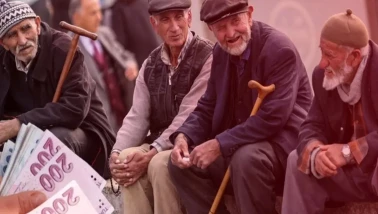 Emekliye Yeni Yıl Hediyesi Bankalardan Geldi: 1 Ocak Sabahı Promosyon Limitleri Güncellendi