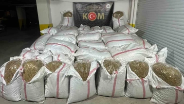 Eskişehir’de 2 ayrı operasyonda milyonlarca bandrolsüz makaron ele geçirildi