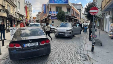 Eskişehir’de Hatalı Park Trafiği Felç Etti: Sürücüler Çileden Çıktı