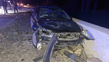 Hisarcık’ta Otomobil ile Motosiklet Çarpıştı: 2 Yaralı