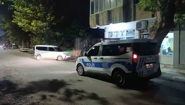 Selam bahanesiyle önünü kestikleri genç kızı darp edip 75 bin lirasını çaldılar
