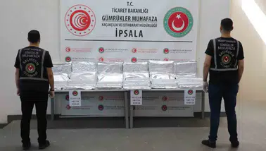 İpsala Gümrüğü'nde şüpheli minibüse operasyon: 65 kilo skunk ele geçirildi
