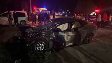 Osmaneli'de tır ve otomobilin karıştığı kazada beş kişi hastanelik oldu