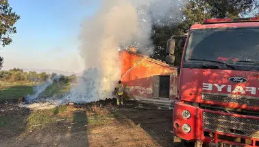 Kırıkhan'daki metruk binada korkutan yangın büyümeden söndürüldü