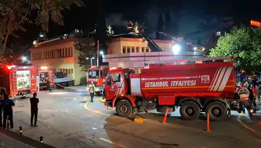 Kartal Koşuyolu Hastanesi'nde korkutan çatı yangını: 40 kişi tahliye edildi