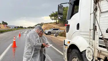 Silifke'de orman kaçakçılığına karşı yağmur çamur dinlemeyen denetim mesaisi