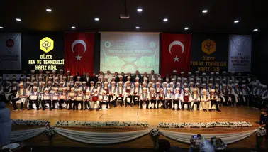 Düzce'de 108 hafız için icazet günü: Hem fen hem ilim yolunda yeni nesil