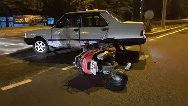 Tavşanlı'da kavşak kazası: Motosikletli sürücü hastanelik oldu