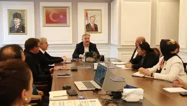 Melikgazi'de Hasat Zamanı: Yahyalı ve Develi'nin Elmaları Çarşı'ya Taşınıyor